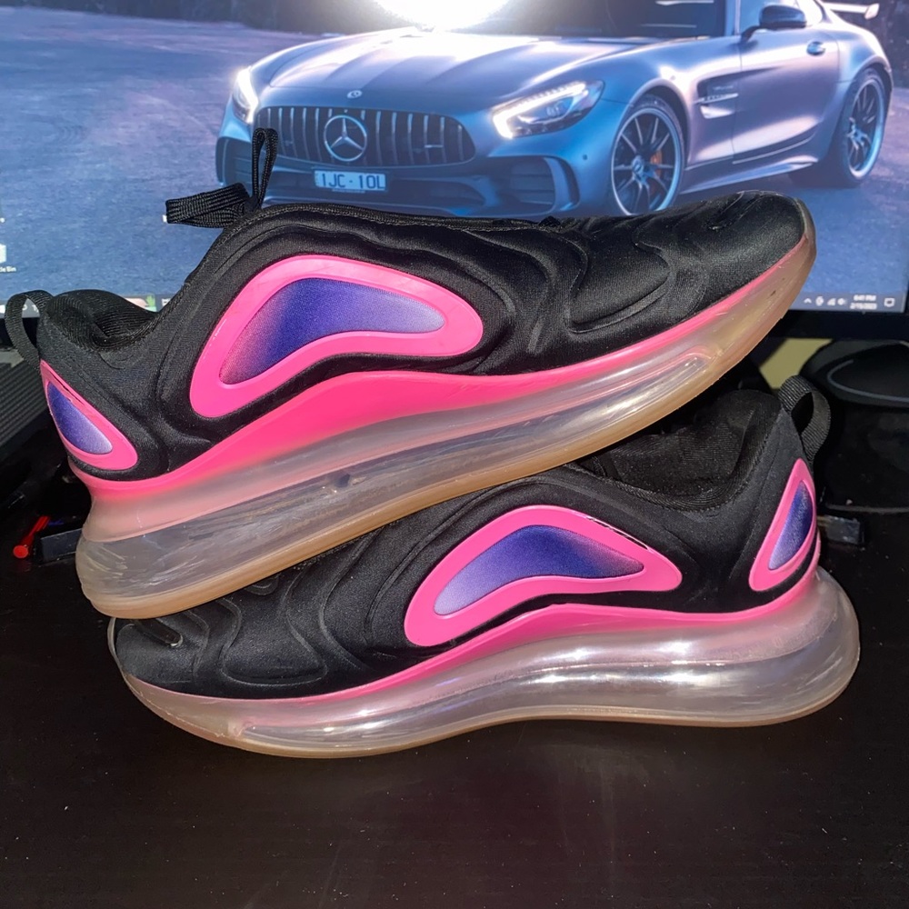 nike airmax 720 pink and black